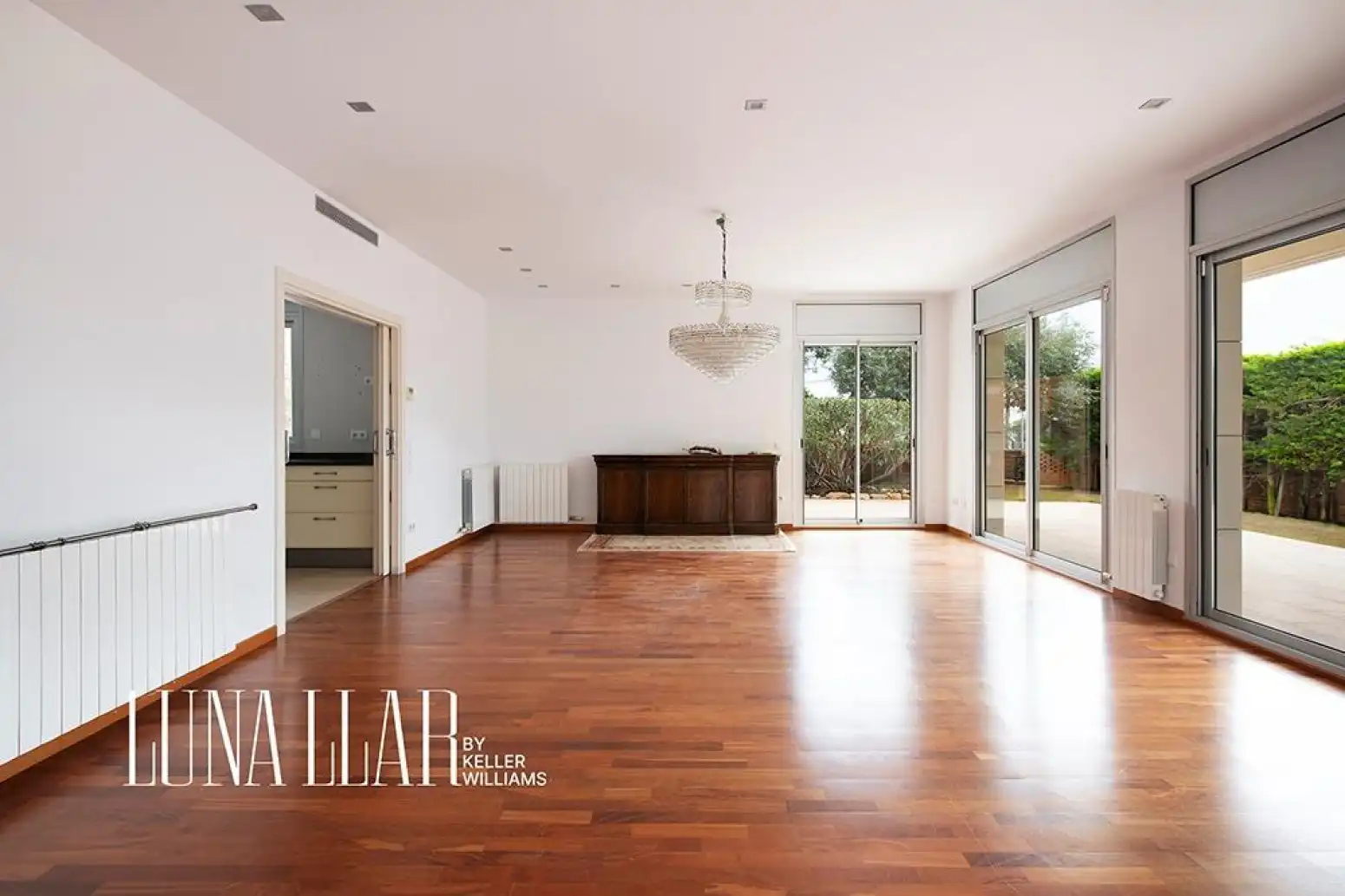 Living room of Houses for sale in Castelldefels  with Air Conditioner, Heating and Parquet flooring
