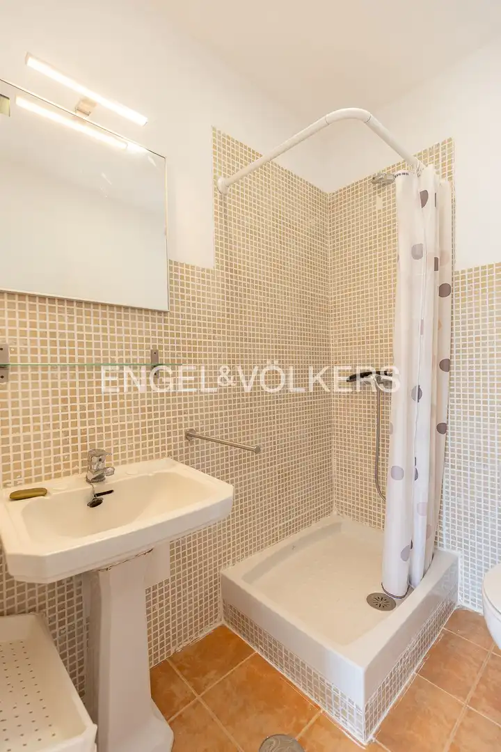 Bathroom of Flat for rent in Madrid  with Air Conditioner, Heating and Terrace