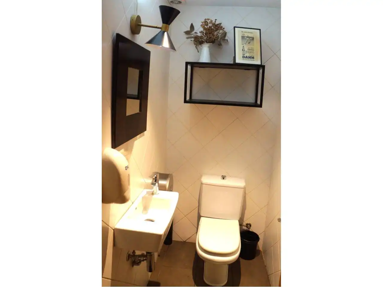 Baño de Local en venta en Montbrió del Camp con Aire acondicionado