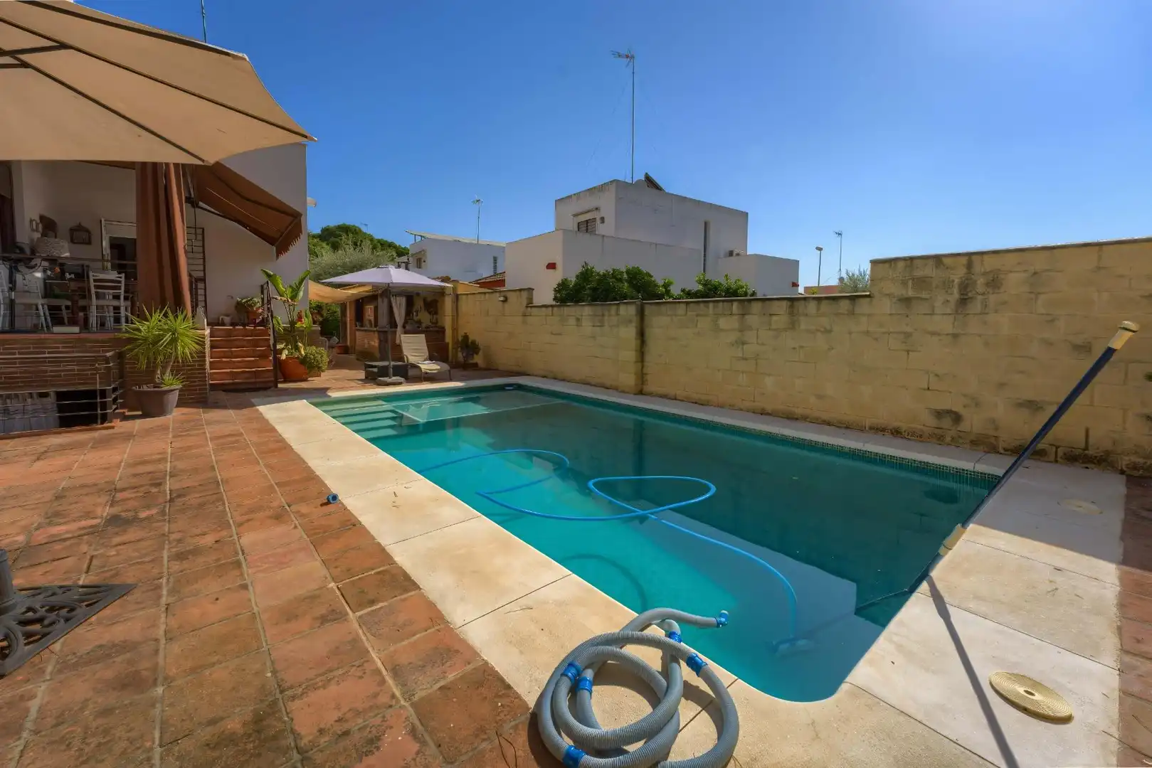 Piscina de Casa o xalet en venda en Alcalá de Guadaira amb Aire condicionat, Calefacció i Jardí privat