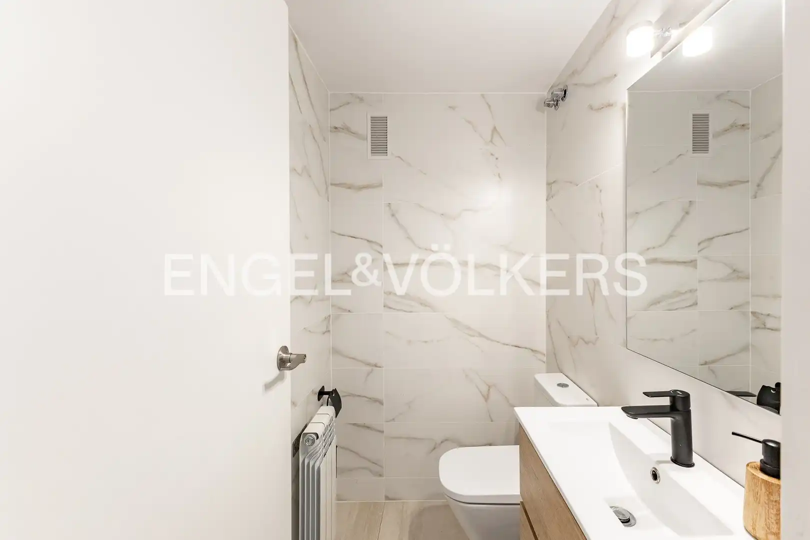 Bathroom of Houses for sale in Sant Cugat del Vallès  with Heating and Private garden
