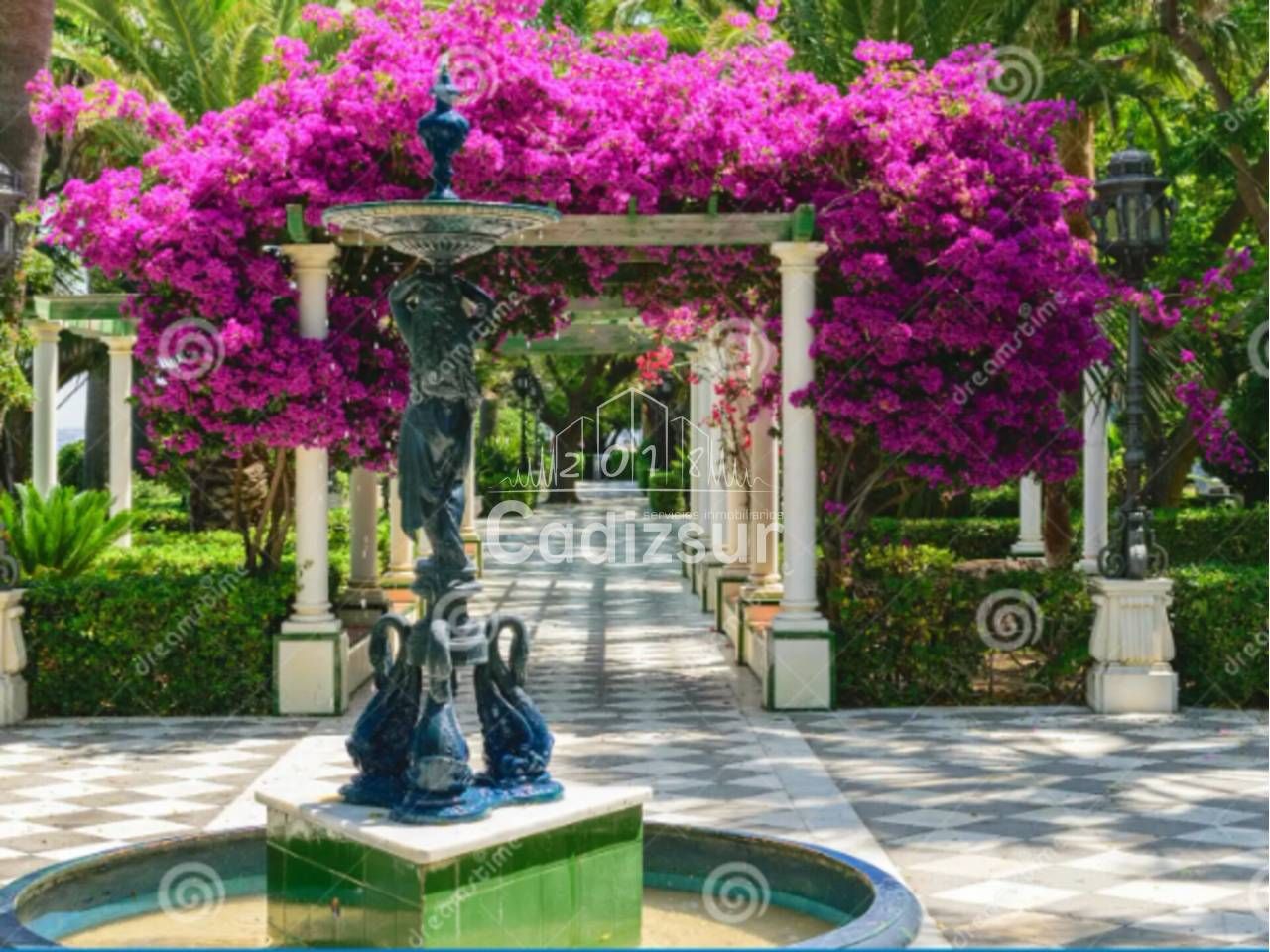 Jardí de Edifici en venda en  Cádiz Capital