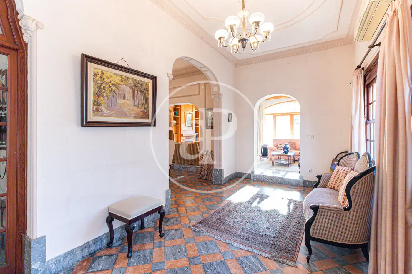 Houses for sale in Carrer de Victorio Luzuriaga, Sant Agustí