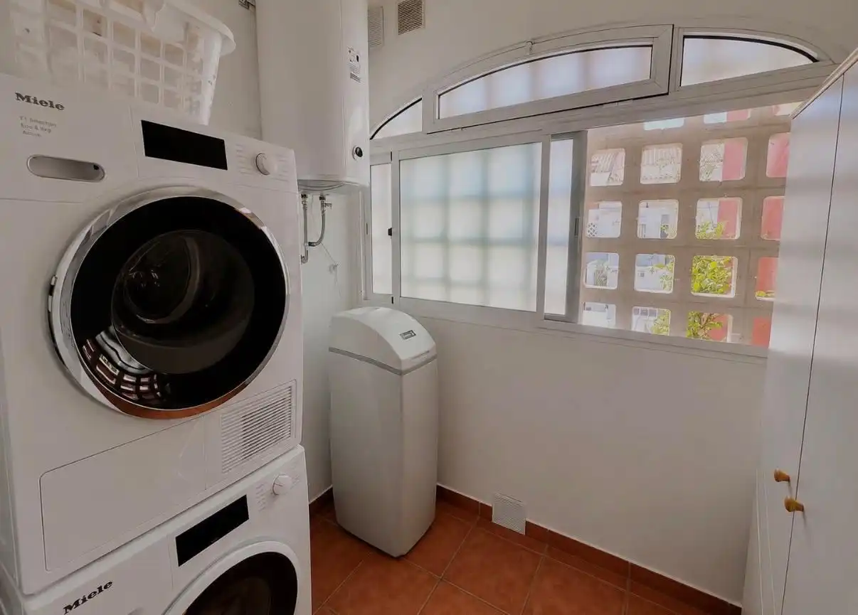 Balcony of Houses for sale in Fuengirola  with Air Conditioner, Heating and Private garden