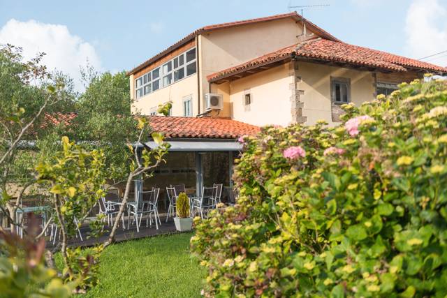 Casa-chalet en Venta en Plaza Carrales, 11 en Caravia