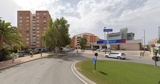 Local comercial en Alquiler en Sutullena