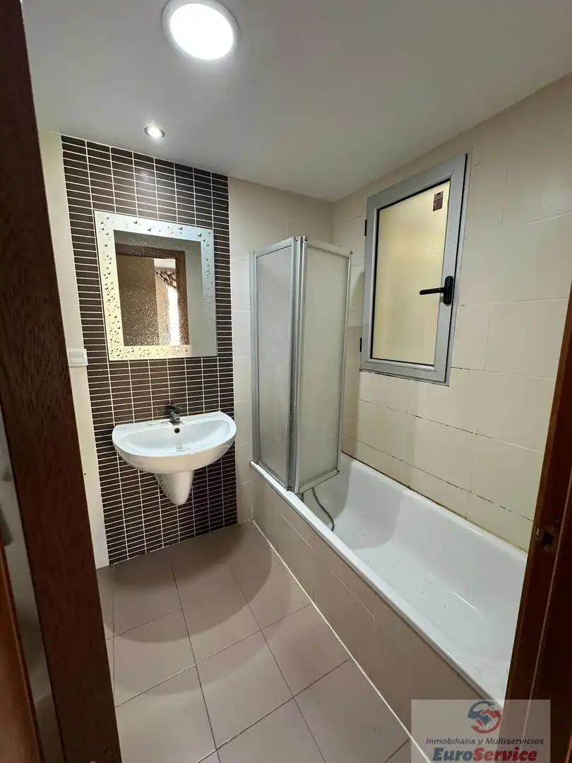 Baño de Piso en venta en Emperador con Calefacción y Balcón