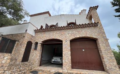 Vista exterior de Casa o xalet en venda en Llançà amb Aire condicionat, Terrassa i Balcó