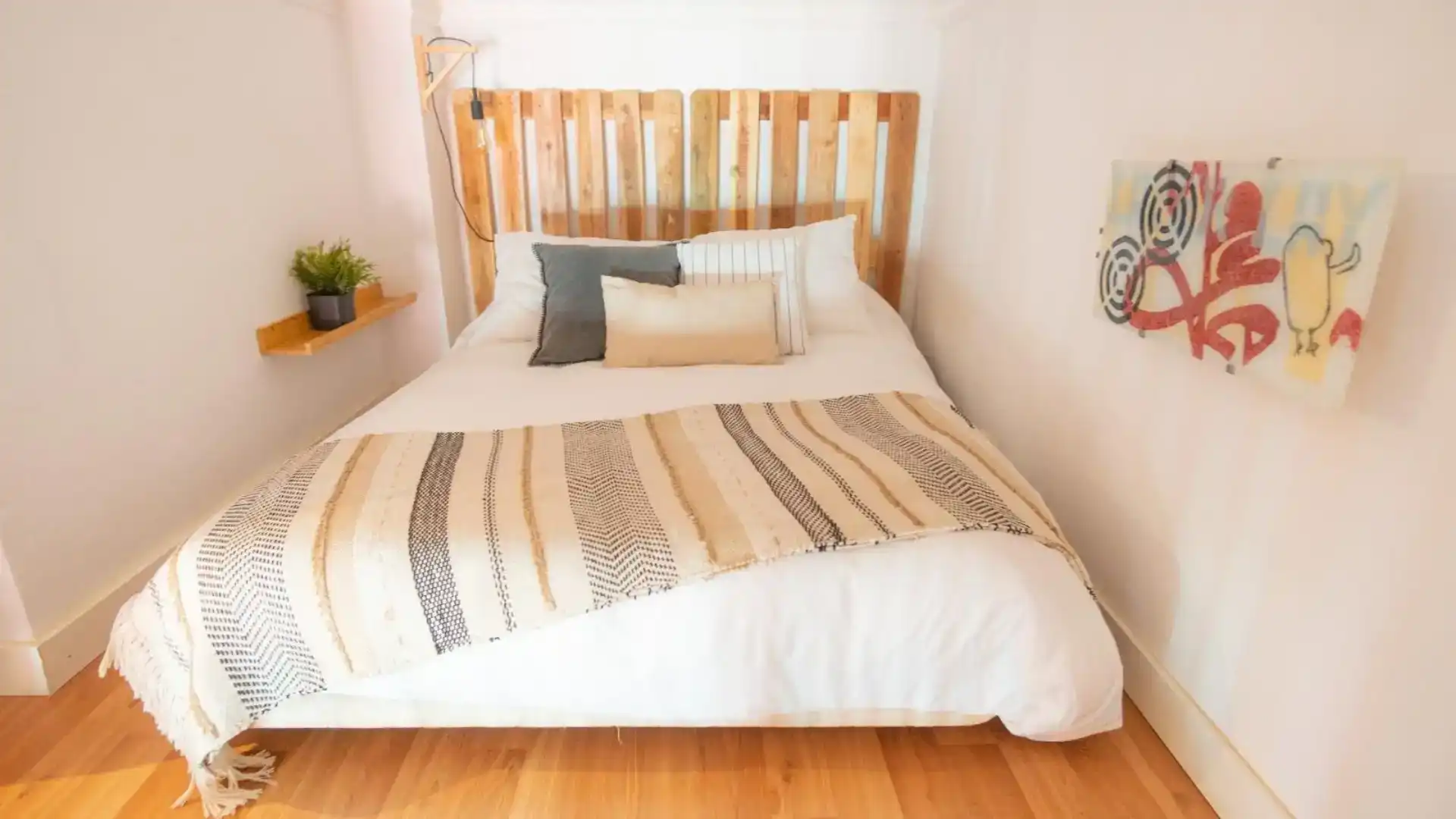 Schlafzimmer von Wohnung zur Miete in  Sevilla Capital mit Klimaanlage und Balkon