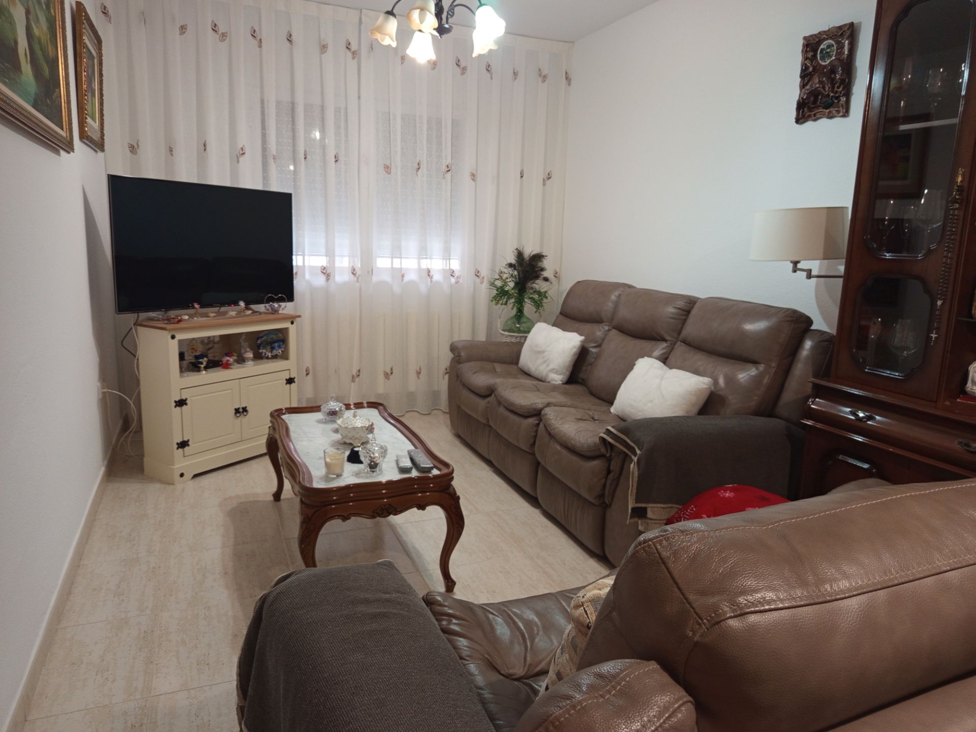 Sala d'estar de Casa o xalet en venda en Villatobas amb Calefacció