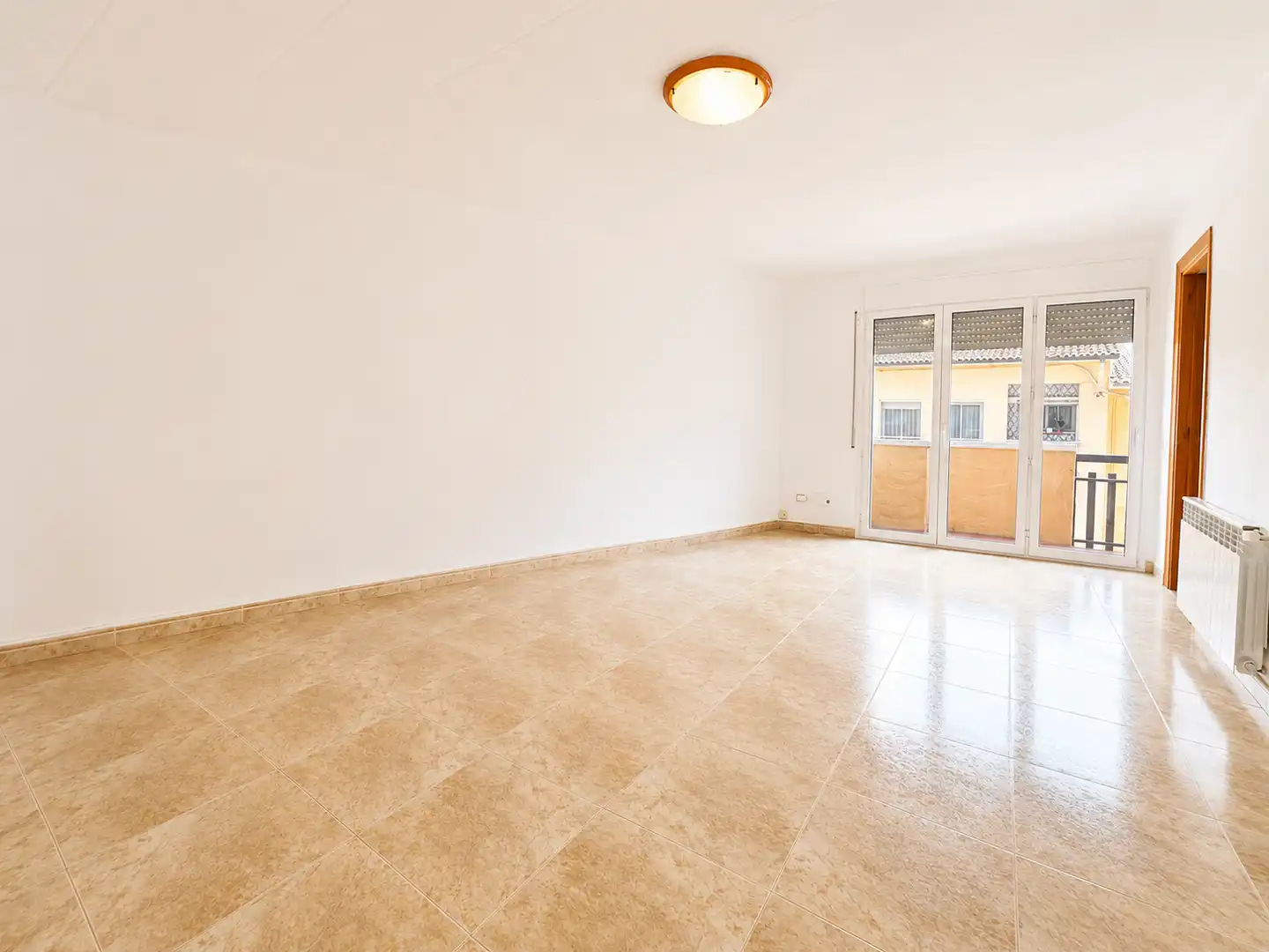 Sala d'estar de Pis en venda en Torelló amb Calefacció