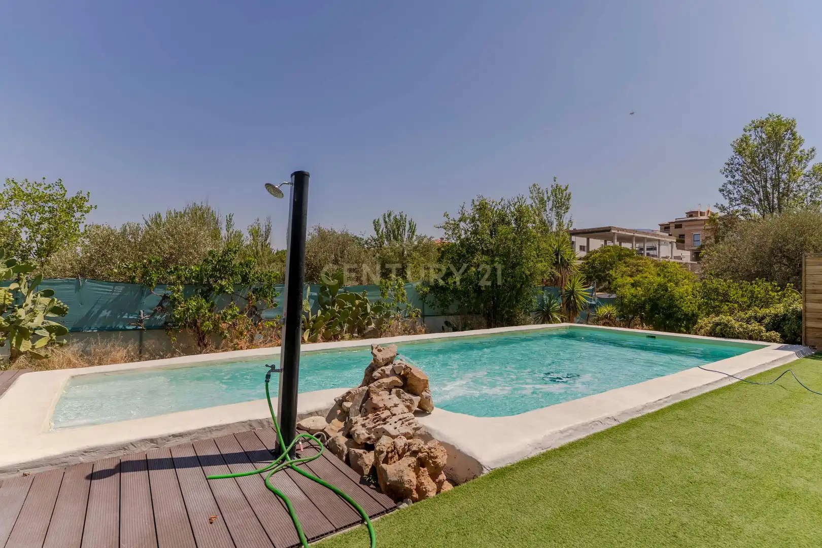 Piscina de Edificio en venta en Gójar