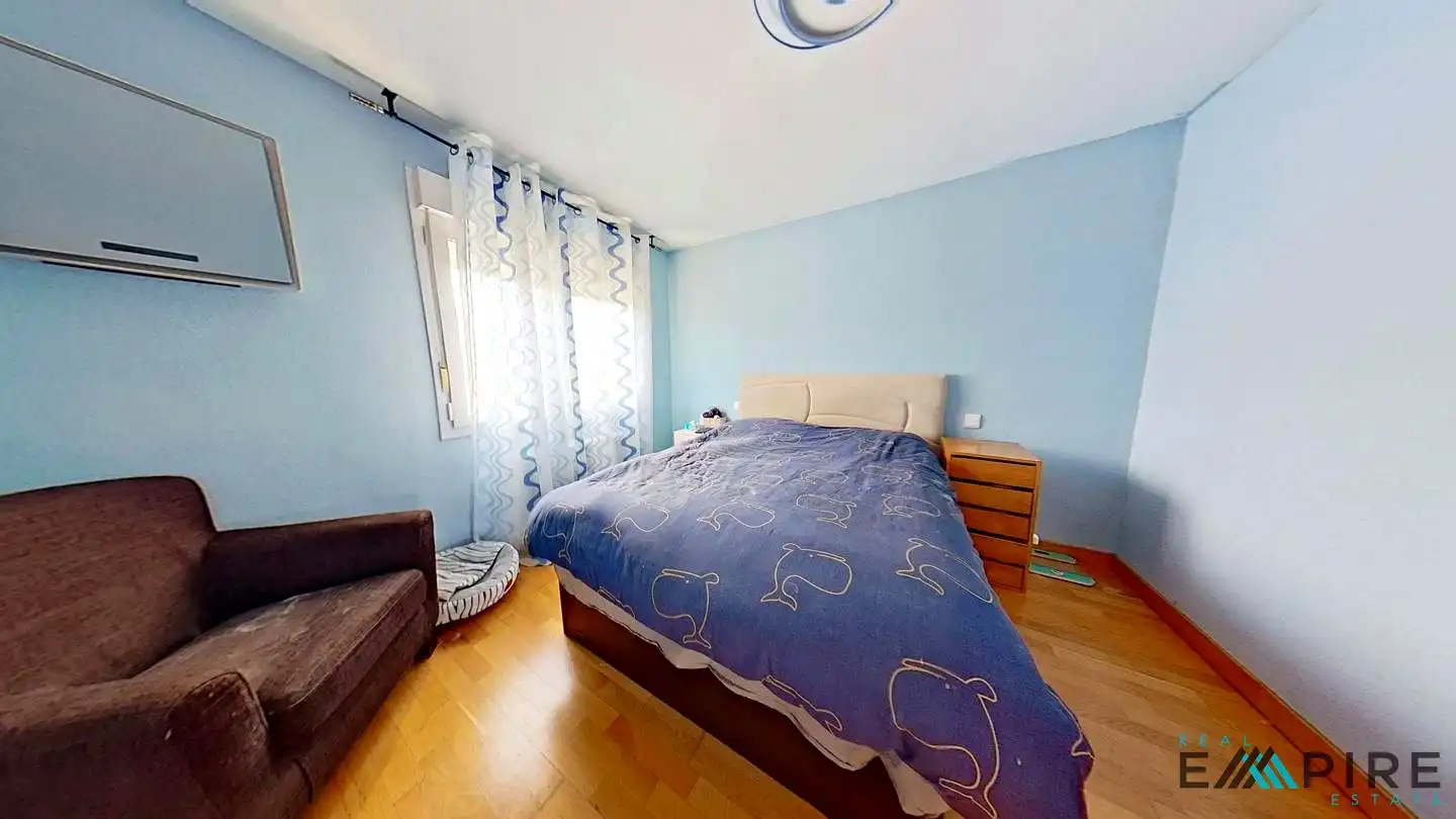 Habitación de Casa adosada en venta en Valdemoro con Aire acondicionado, Calefacción y Amueblado