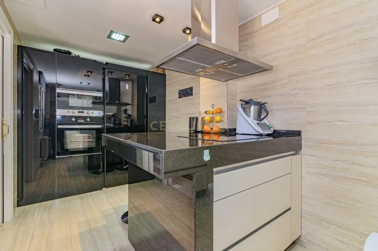 Cocina de Apartamento en venta en Granada con Jardín privado, Piscina y Alarma