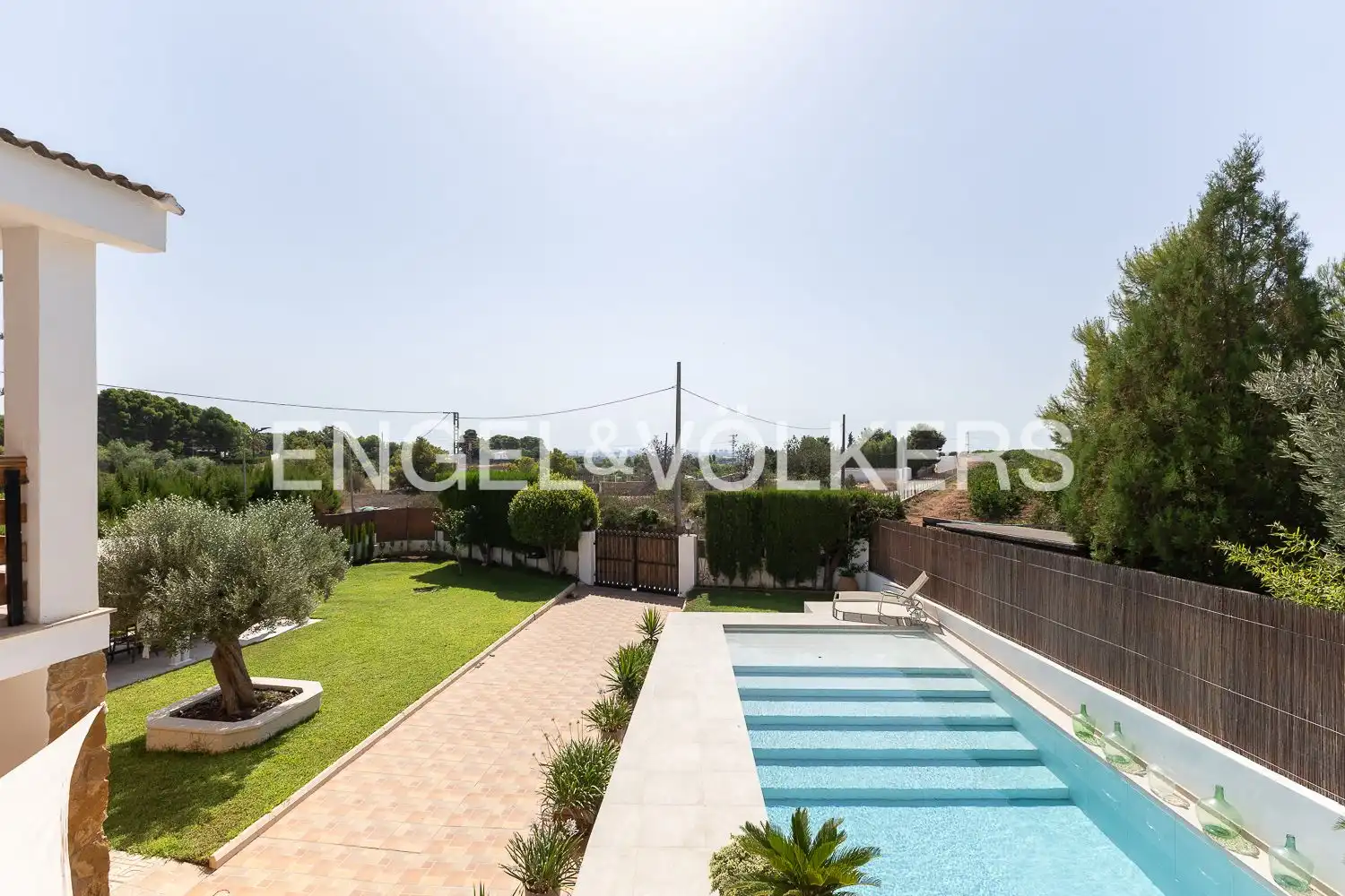 Schwimmbecken von Haus oder Chalet zur Miete in El Puig de Santa Maria mit Klimaanlage, Heizung und Privatgarten