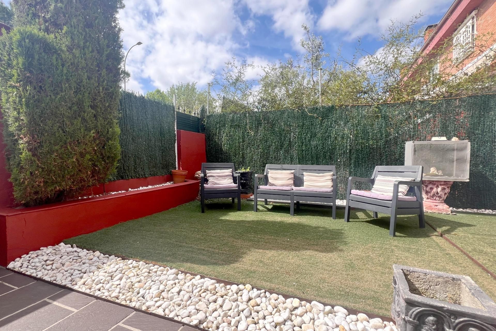 Terraza de Casa adosada en venta en Móstoles con Aire acondicionado, Calefacción y Jardín privado