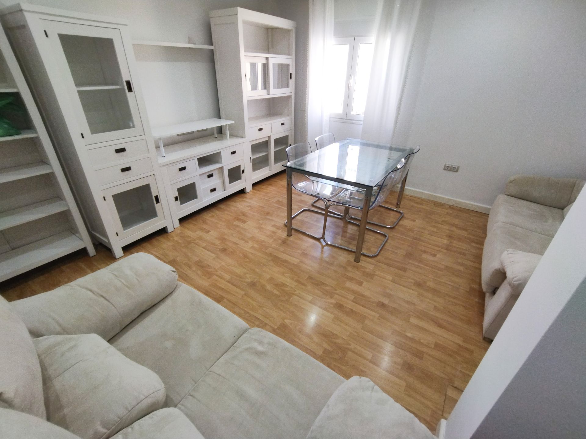 Living room of Apartment to rent in  Cádiz Capital  with Air Conditioner, Furnished and Oven