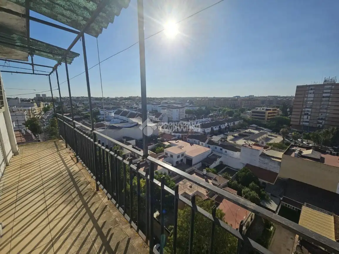 Vista exterior de Casa adosada en venda en San Juan de Aznalfarache