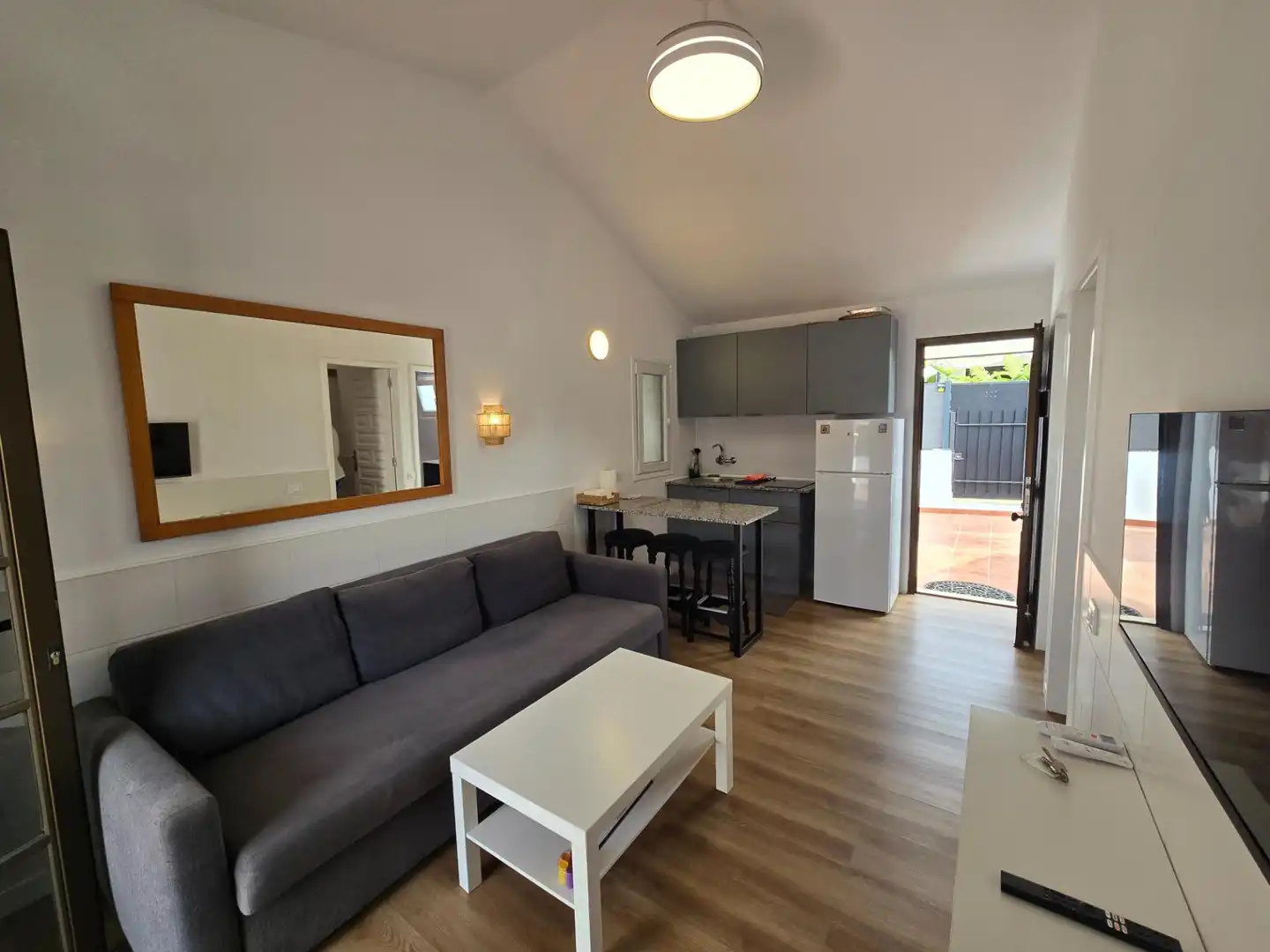 Sala d'estar de Casa o xalet de lloguer en San Bartolomé de Tirajana amb Aire condicionat, Terrassa i Moblat