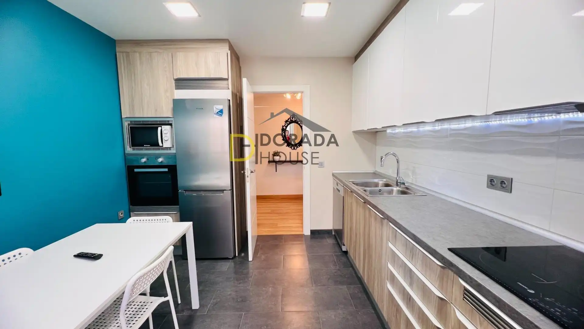 Kitchen of Flat for sale in Salou  with Air Conditioner, Heating and Parquet flooring