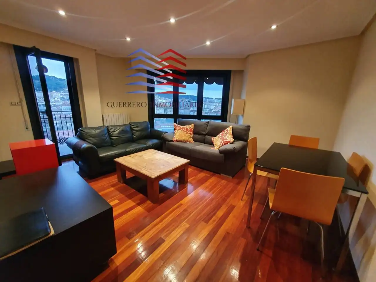 Wohnzimmer von Wohnung zur Miete in Ourense Capital  mit Heizung, Parkett und Terrasse