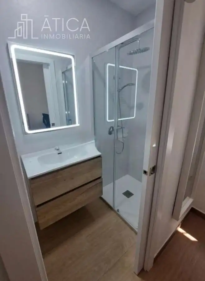 Bathroom of Flat for rent in Salamanca  with Heating and Furnished