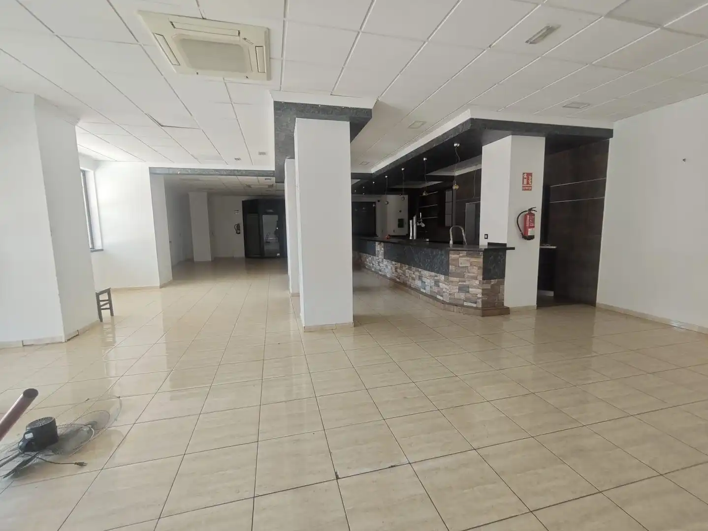 Local commercial à vendre à Petrer