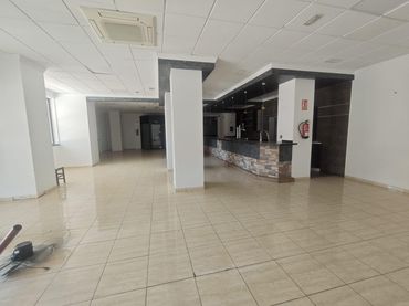 Local comercial en venta en Petrer
