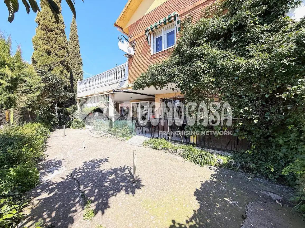 Vista exterior de Casa o chalet en venta en Torrejoncillo del Rey con Aire acondicionado, Calefacción y Jardín privado