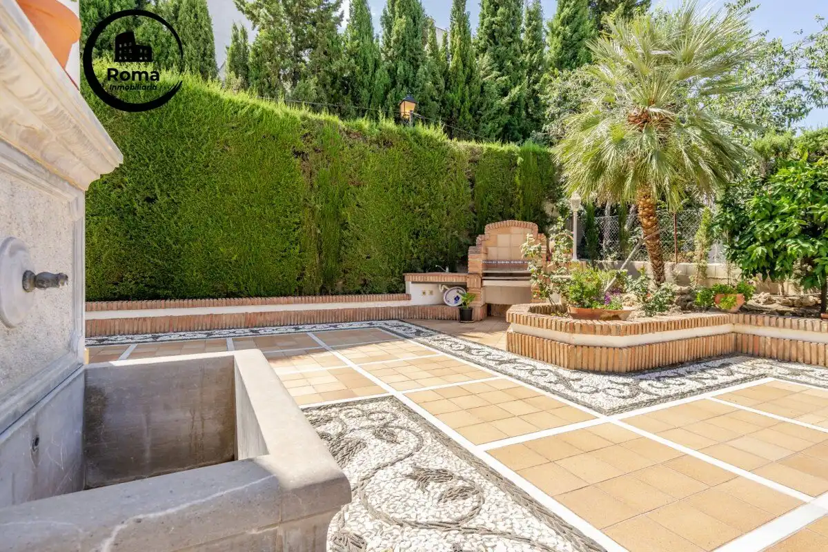 Jardí de Casa o xalet en venda en La Zubia amb Aire condicionat, Calefacció i Piscina