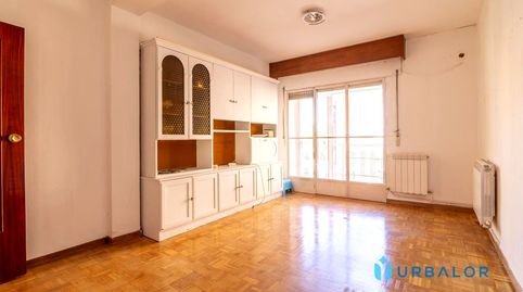 Foto 2 de Piso en venta en Calle Sahagún, Bellavistas - Hipercor, Alcorcón