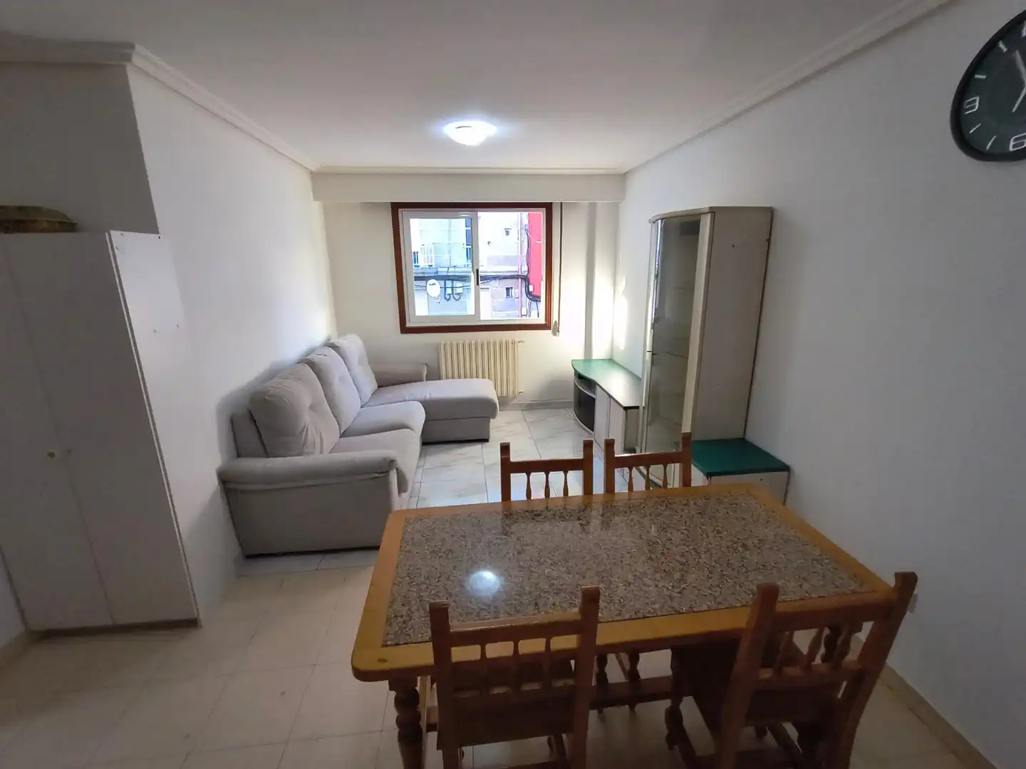 Sala d'estar de Pis de lloguer en Ourense Capital  amb Calefacció, Moblat i Forn