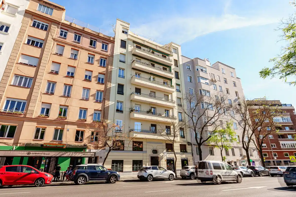 Außenansicht von Erdgeschoss zum Verkauf in Madrid mit Heizung