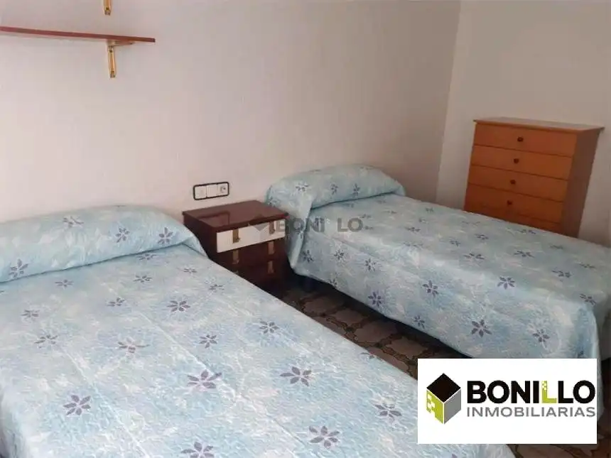 Schlafzimmer von Wohnung zur Miete in Teruel mit Heizung, Terrasse und Abstellraum