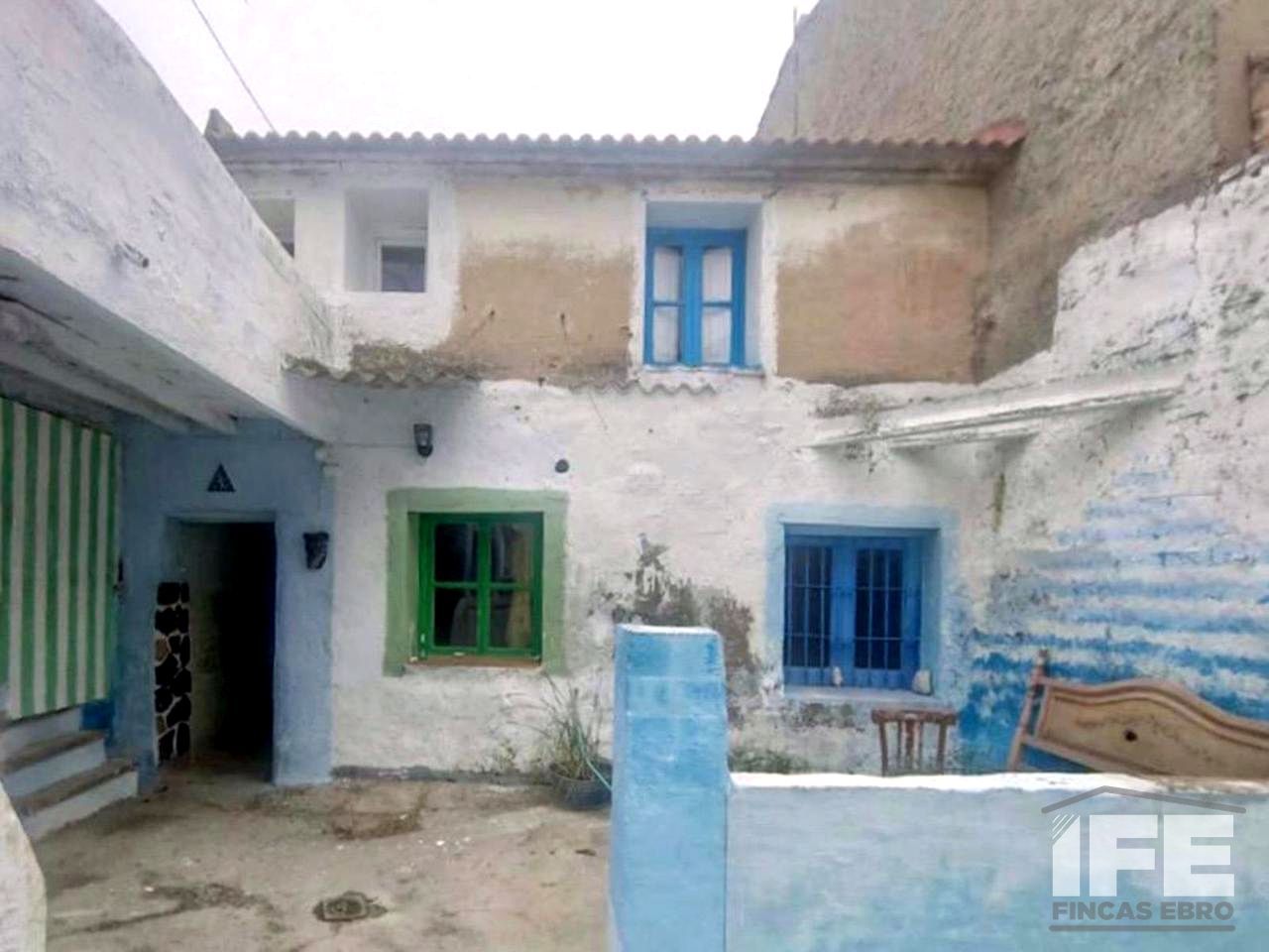 Vista exterior de Casa o xalet en venda en Remolinos amb Piscina