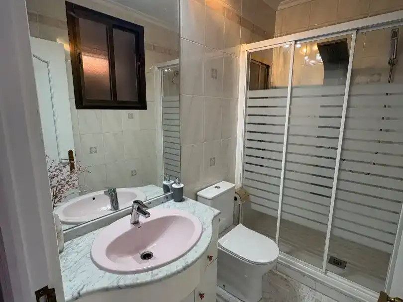 Baño de Piso en venta en  Madrid Capital con Aire acondicionado