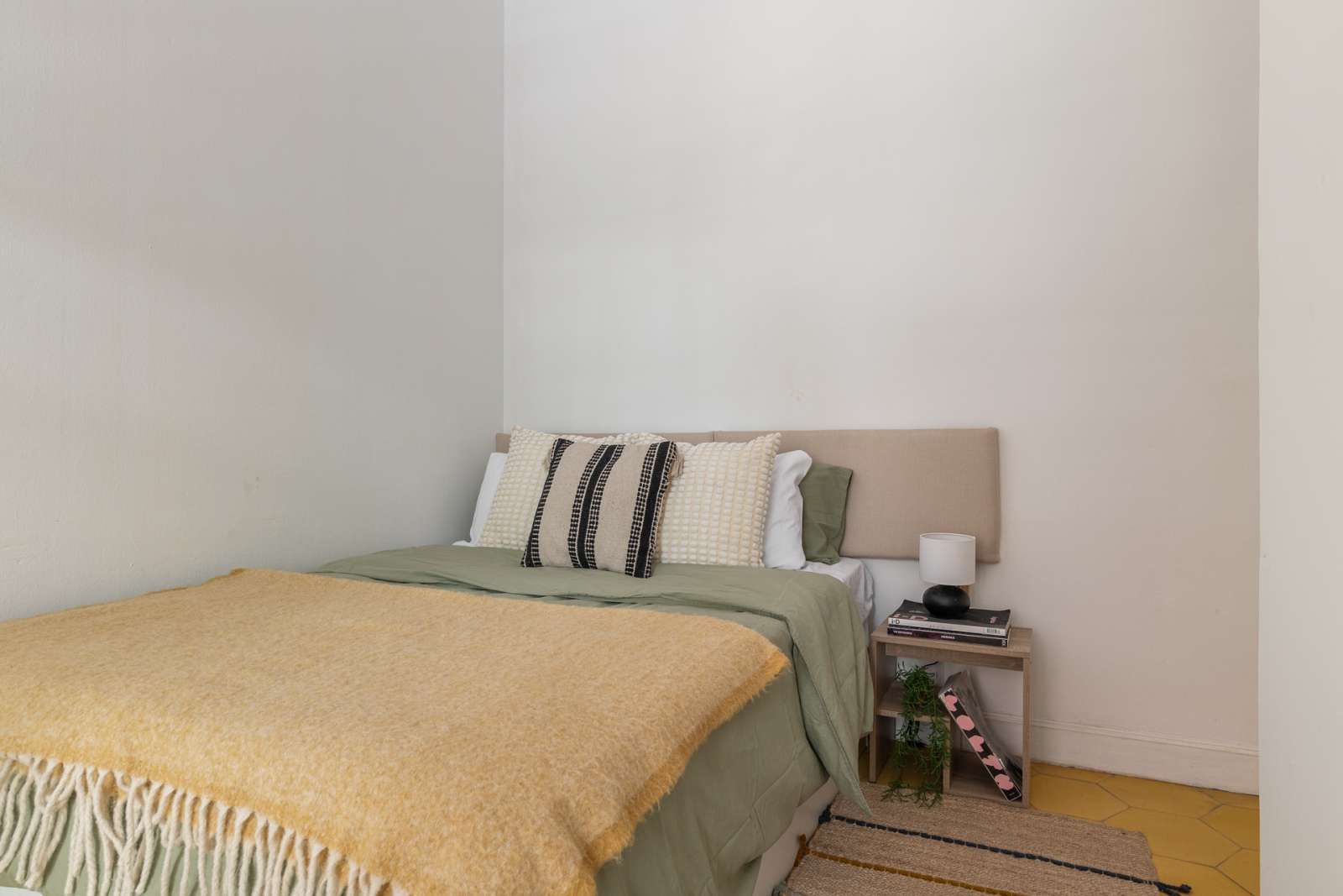 Bedroom of Flat to share in  Barcelona Capital  with Air Conditioner, Heating and Terrace