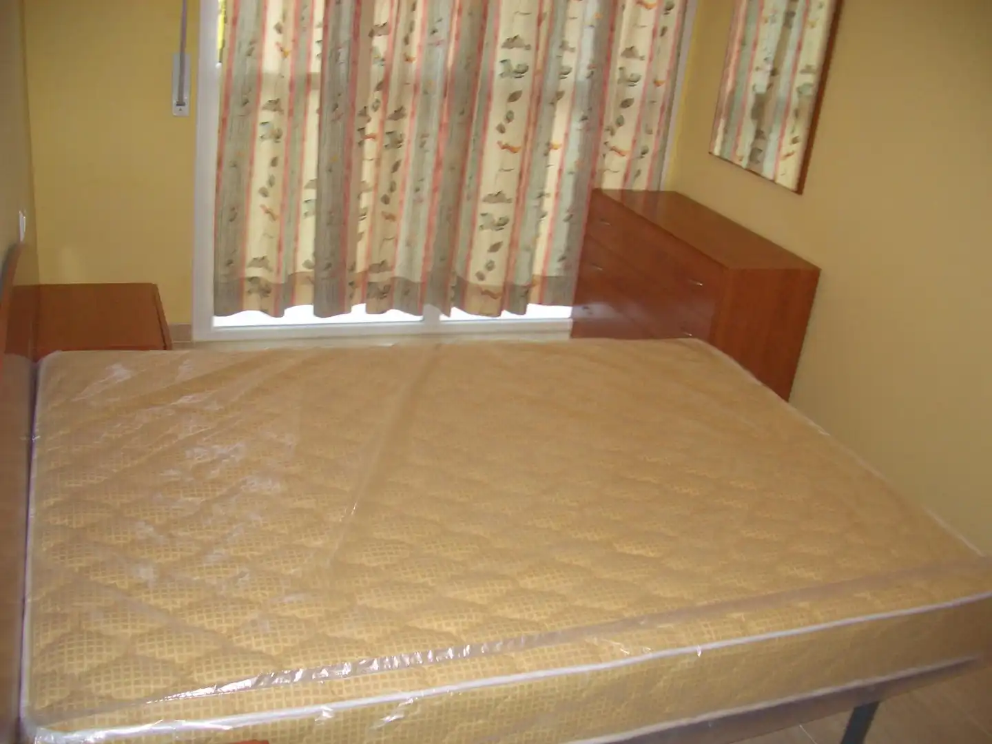 Habitación de Piso en venta en Deltebre con Amueblado, Horno y Lavadora