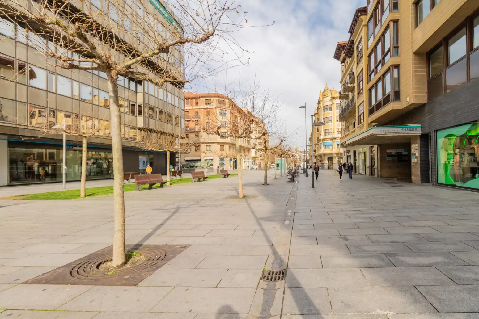 Exterior view of Office for rent in  Pamplona / Iruña