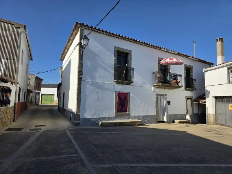 Vista exterior de Casa o xalet en venda en La Granja  amb Jardí privat i Moblat