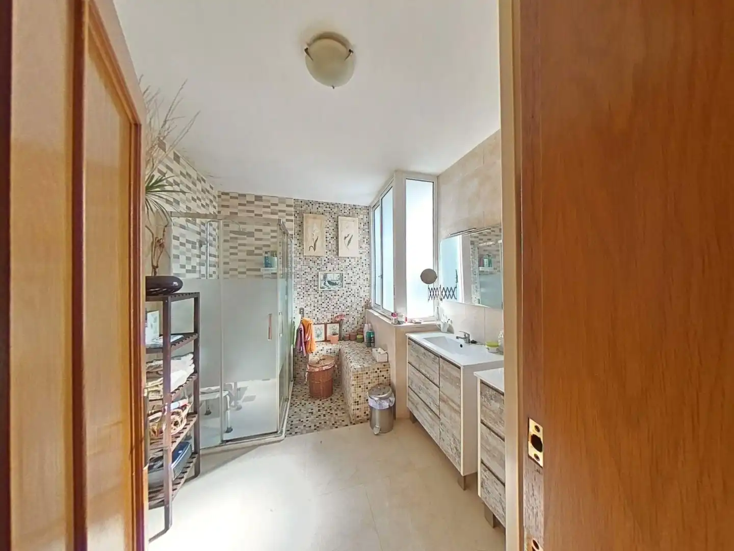 Baño de Casa o chalet en venta en Vilanova i la Geltrú con Jardín privado, Terraza y Trastero