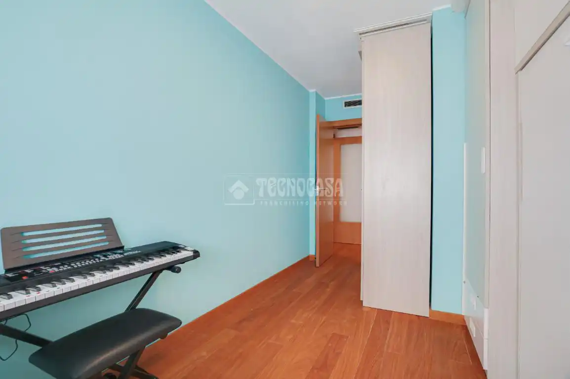 Habitación de Piso en venta en L'Hospitalet de Llobregat con Aire acondicionado, Calefacción y Balcón