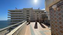 Vista exterior de Àtic en venda en Fuengirola amb Aire condicionat, Terrassa i Piscina