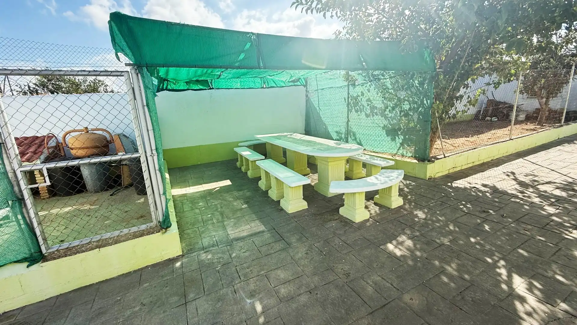 Terrassa de Casa o xalet en venda en Chiclana de la Frontera amb Jardí privat, Terrassa i Traster