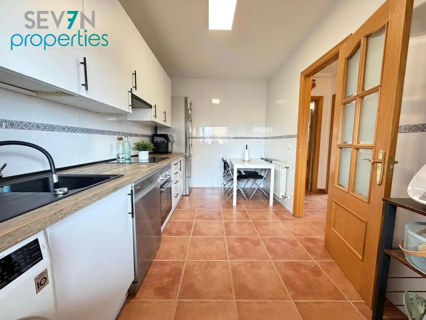 Cocina de Casa o chalet en venta en La Torre de Esteban Hambrán con Aire acondicionado, Calefacción y Jardín privado