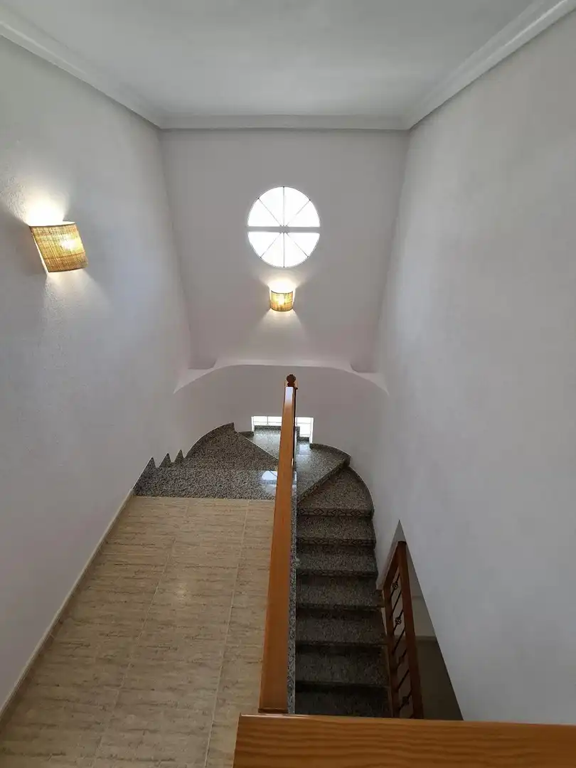 Casa aparellada amb terrassa en venda a Calle Calle Cabo de Gata, imagen 18