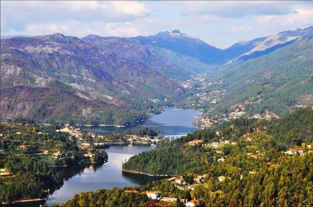 Casa-chalet en Venta en Lugar Lugar Gomesende, 32 en Gomesende