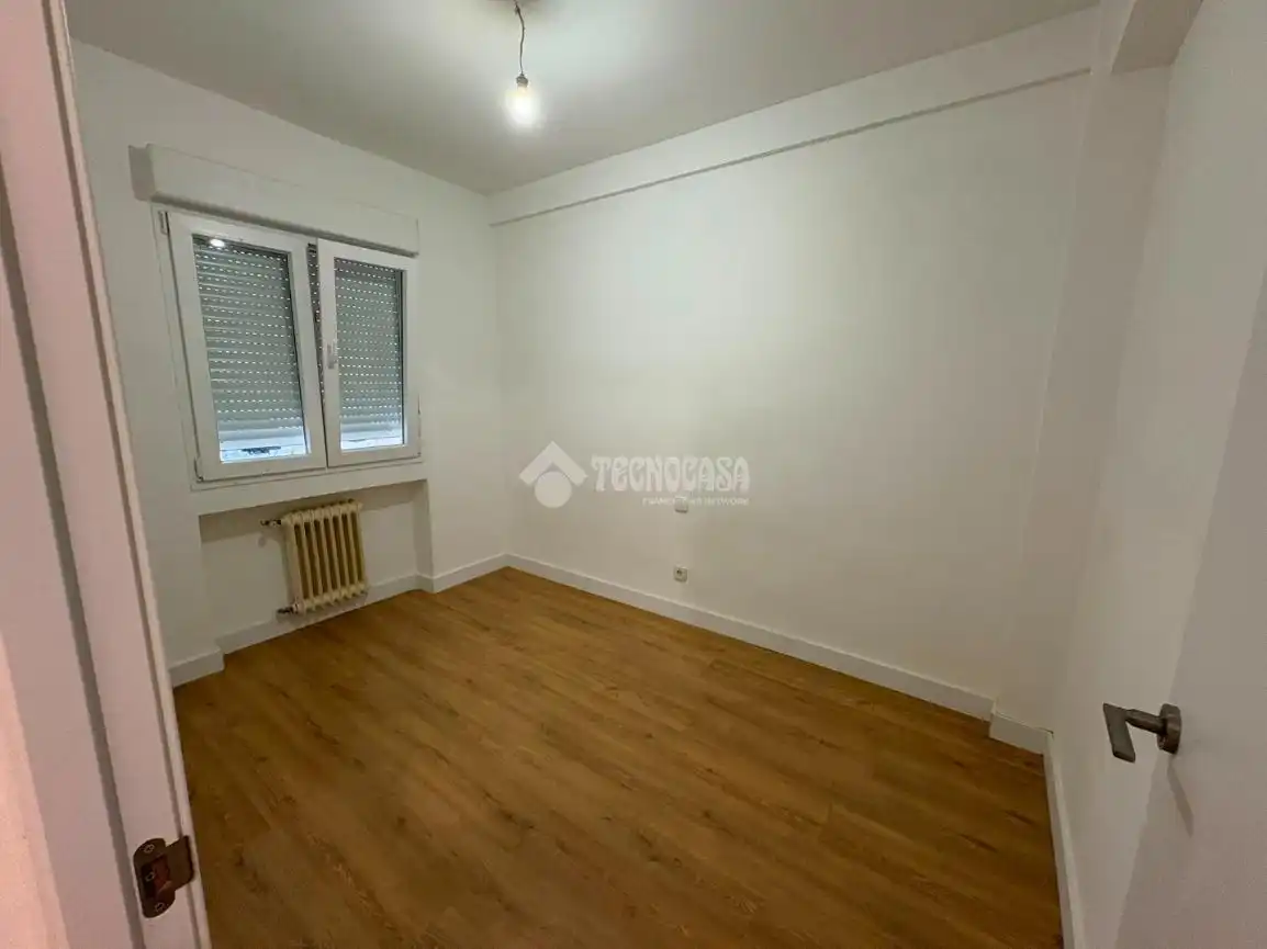 Bedroom of Flat for rent in Madrid