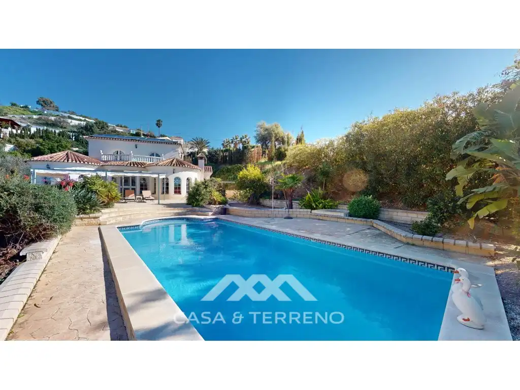 Vista exterior de Casa o chalet en venta en Algarrobo con Aire acondicionado, Jardín privado y Terraza