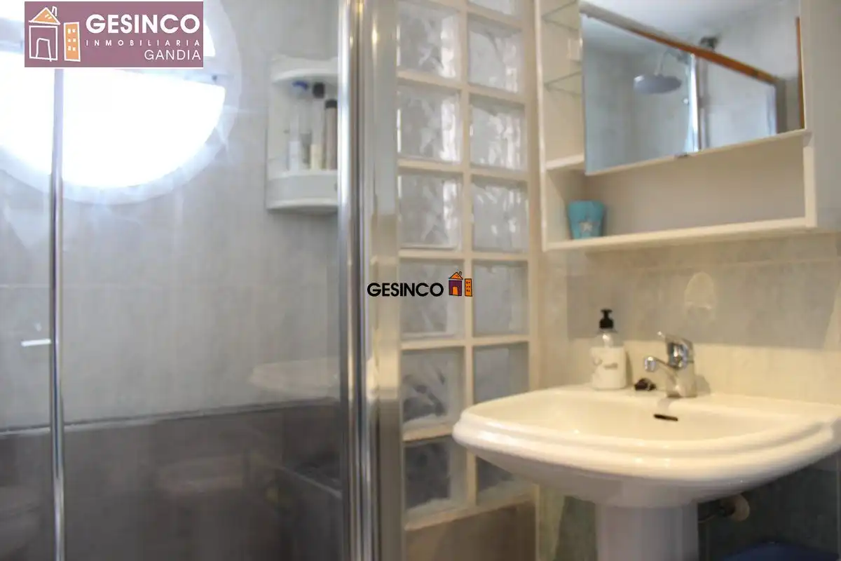 Bany de Àtic de lloguer en Gandia amb Terrassa, Moblat i Piscina comunitària